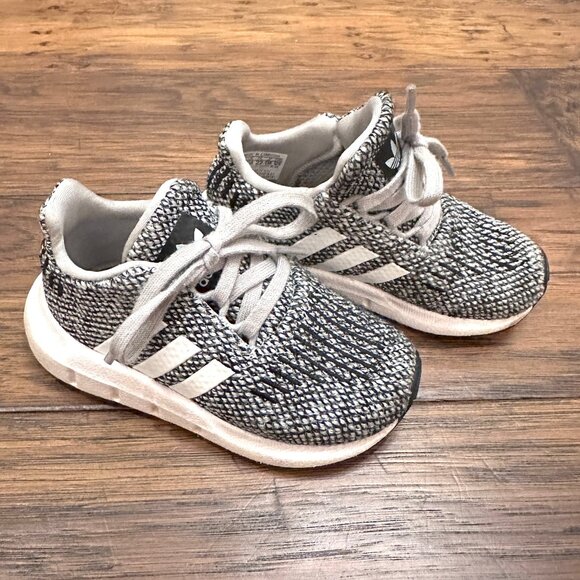 Toddler Adidas Knit Swift Run Sneakers - Picture 1 of 7